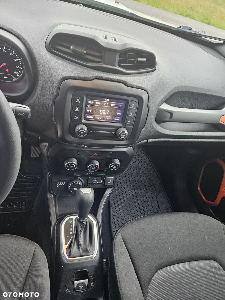 Jeep Renegade - 8