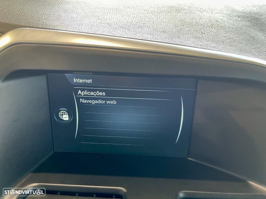 Volvo XC 60 2.0 D4 Momentum Geartronic - 21