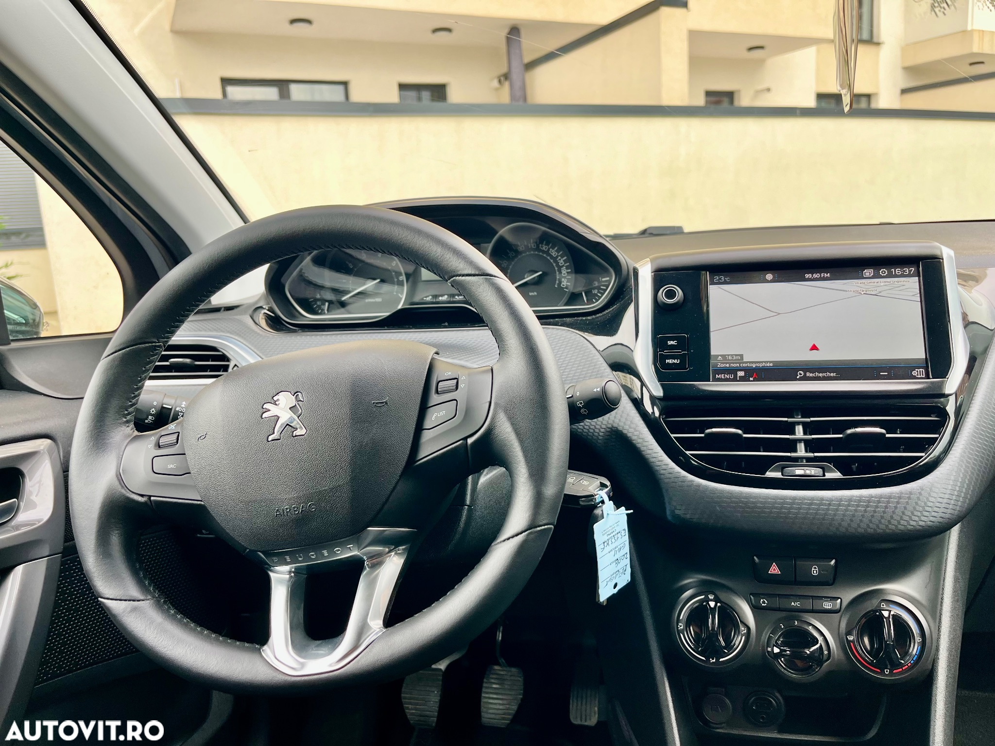 Peugeot 2008 - 14