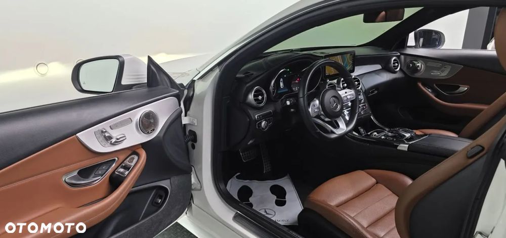 Mercedes-Benz Klasa C 220 d 4Matic 9G-TRONIC AMG Line Plus - 3