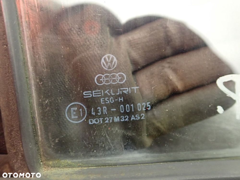 SZYBA TRÓJKĄTNA PRAWA PRZEDNIA VOLKSWAGEN T3 - 2