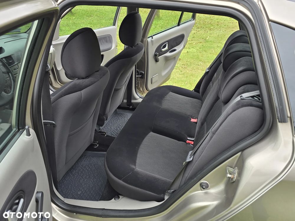 Renault Thalia 1.6 16V All Inclusive - 6
