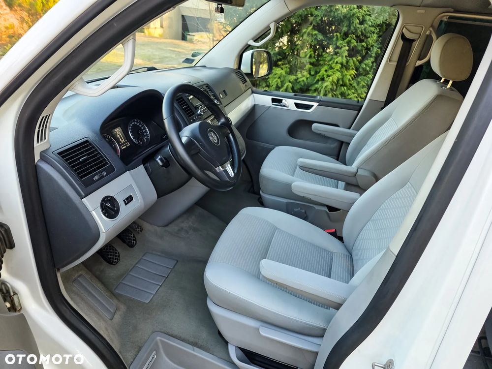 Volkswagen Multivan - 7