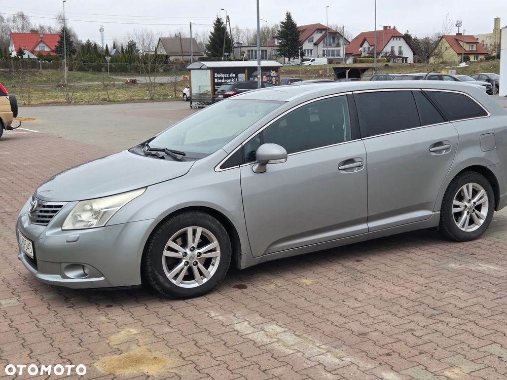 Toyota Avensis 2.0 D-4D - 17