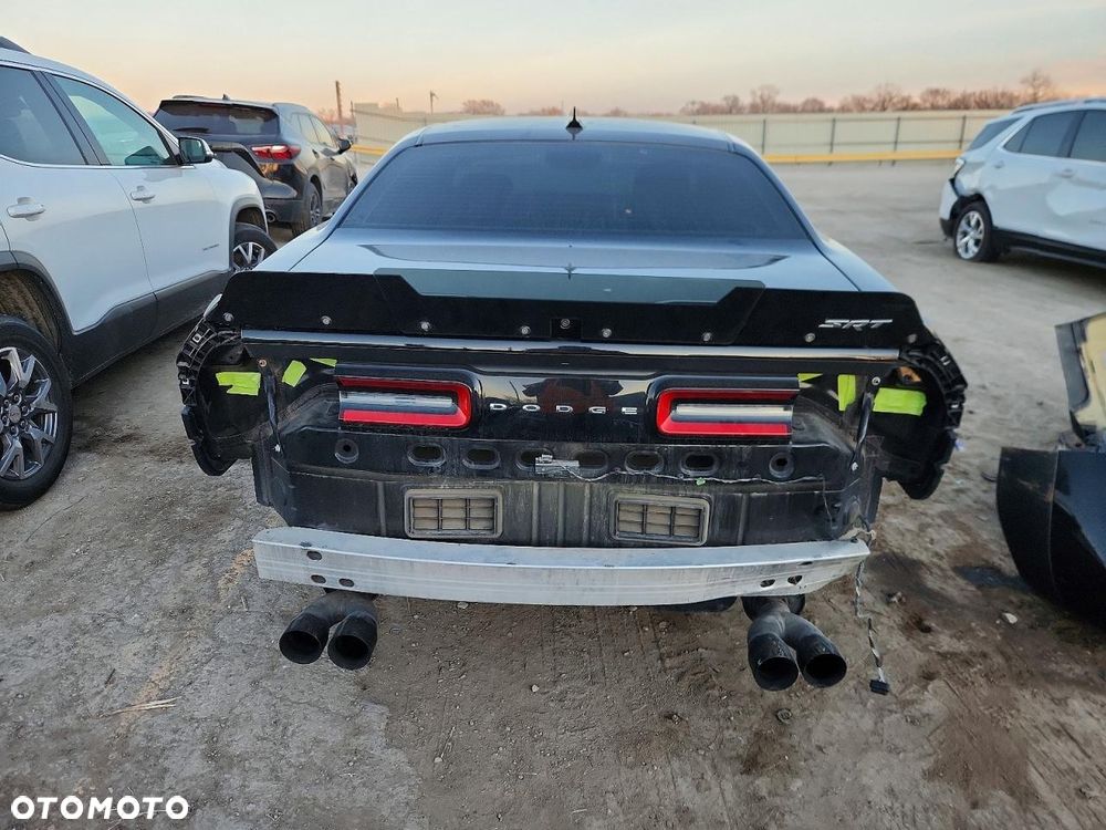 Dodge Challenger - 5