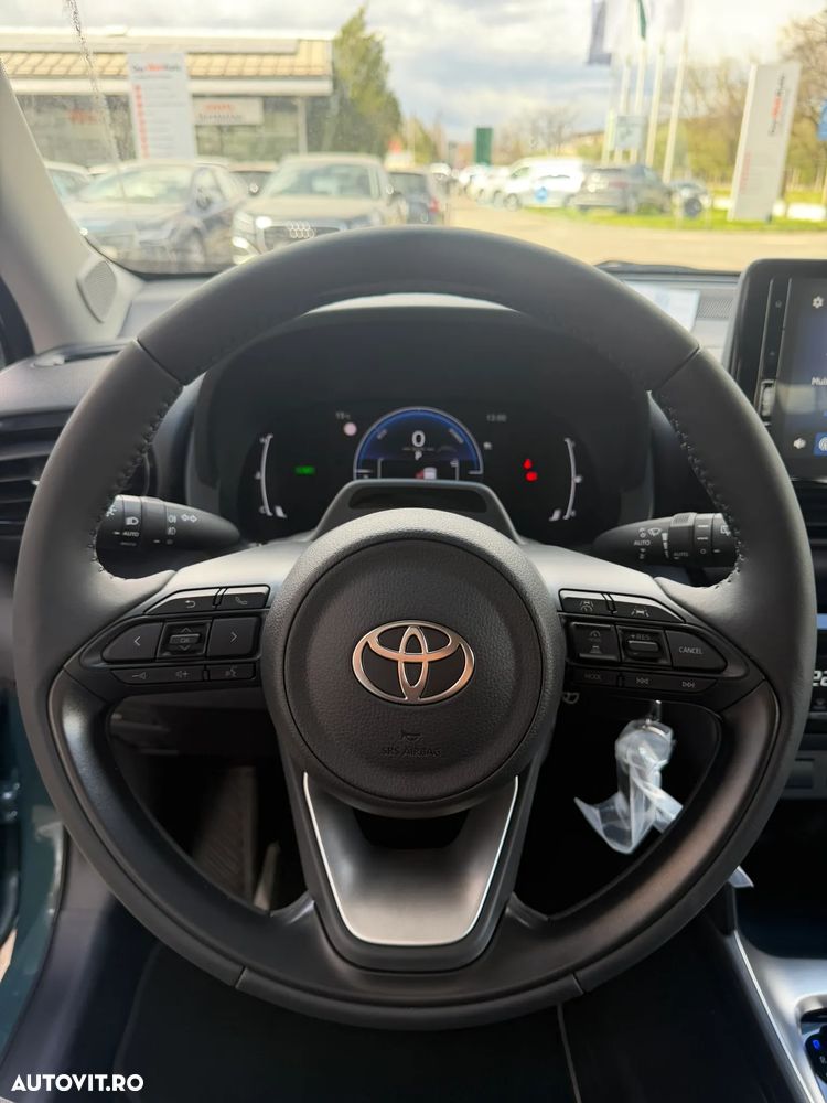 Toyota Yaris Cross 1.5 VVT-i HSD 116 4x2 HEV Business - 12