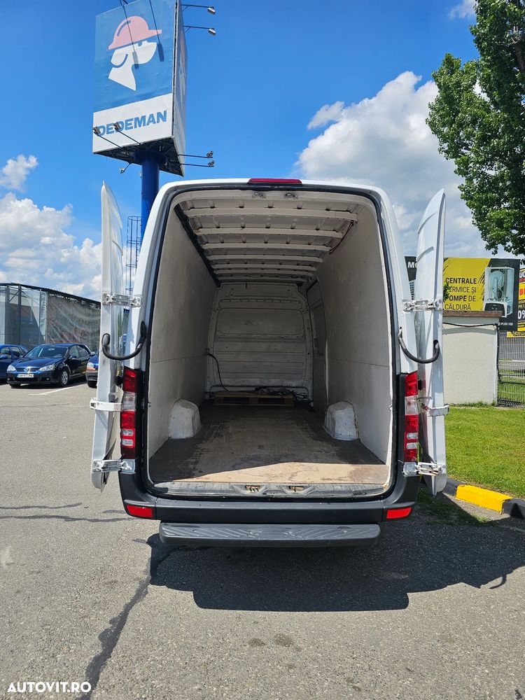 Mercedes-Benz Sprinter - 9