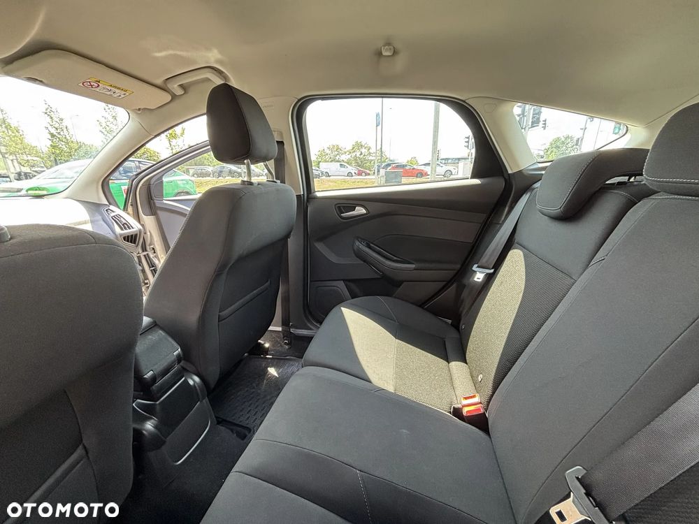 Ford Focus 1.6 Trend - 12