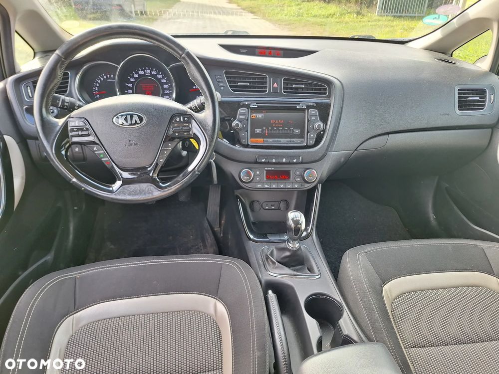 Kia Ceed - 13