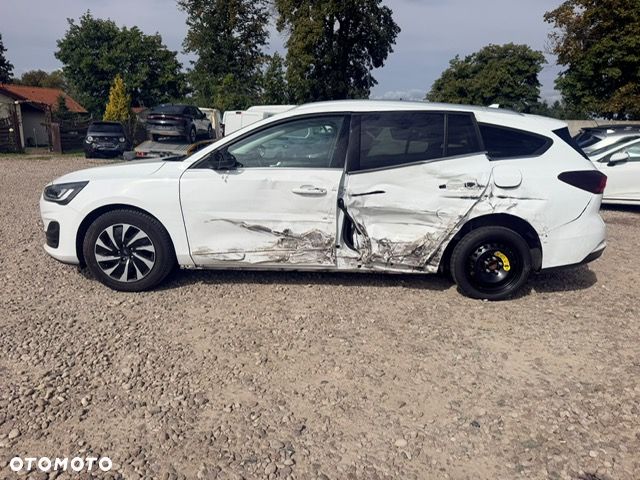 Ford Focus 1.0 EcoBoost Hybrid TITANIUM - 8