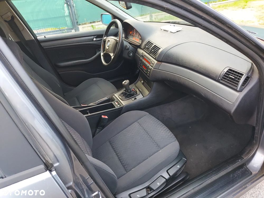 BMW Seria 3 318i - 5