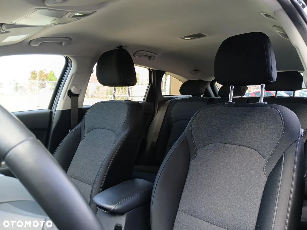 Hyundai i30 1.5 T-GDI 48V Comfort DCT - 11