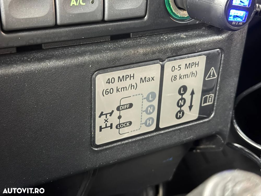 Land Rover Defender 90 2.4TD S/TOP - 14