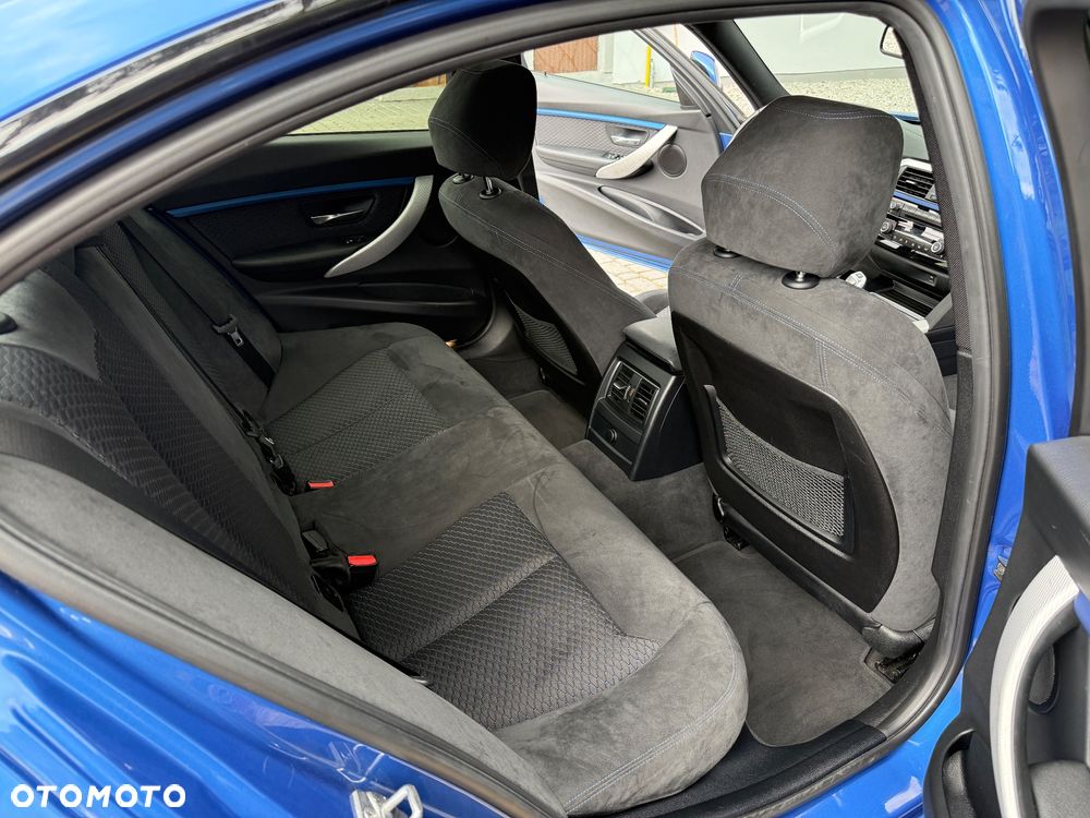 BMW Seria 3 320d xDrive M Sport - 33