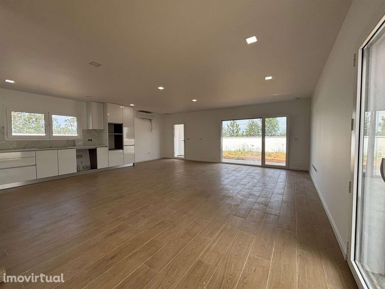 Moradia T4+1/ Terreno / Terraço / Nova / Caxarias - Grande imagem: 5/28