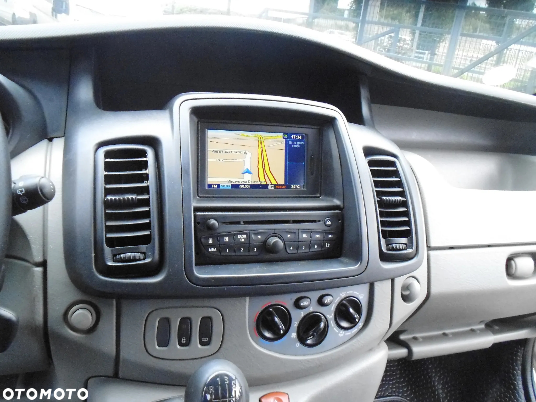 Renault TRAFIC - 16