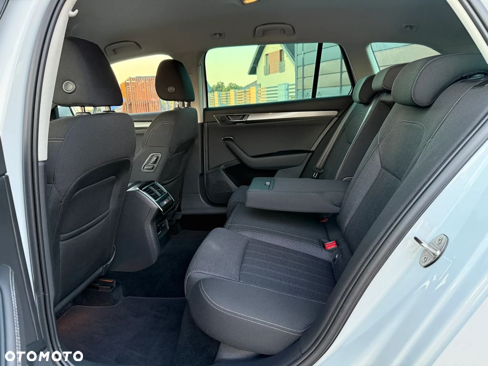 Skoda Superb 2.0 TDI 4x4 Style DSG - 17