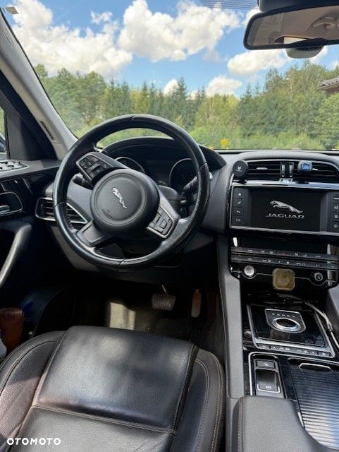 Jaguar F-Pace 2.0 i4D AWD Prestige - 14