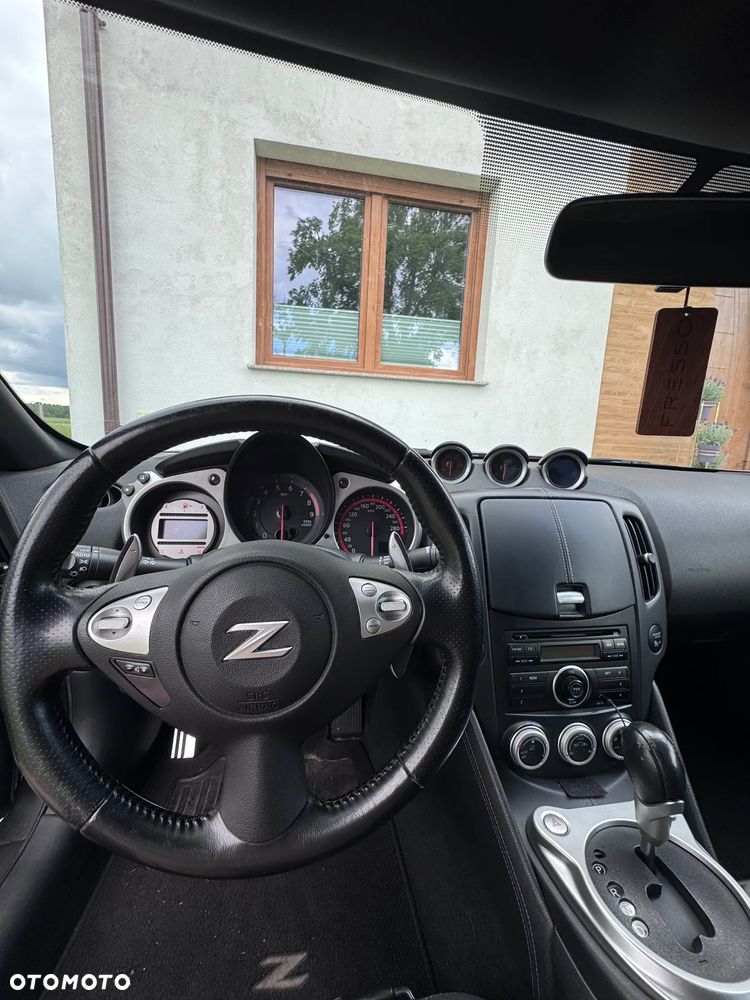 Nissan 370 Z - 8