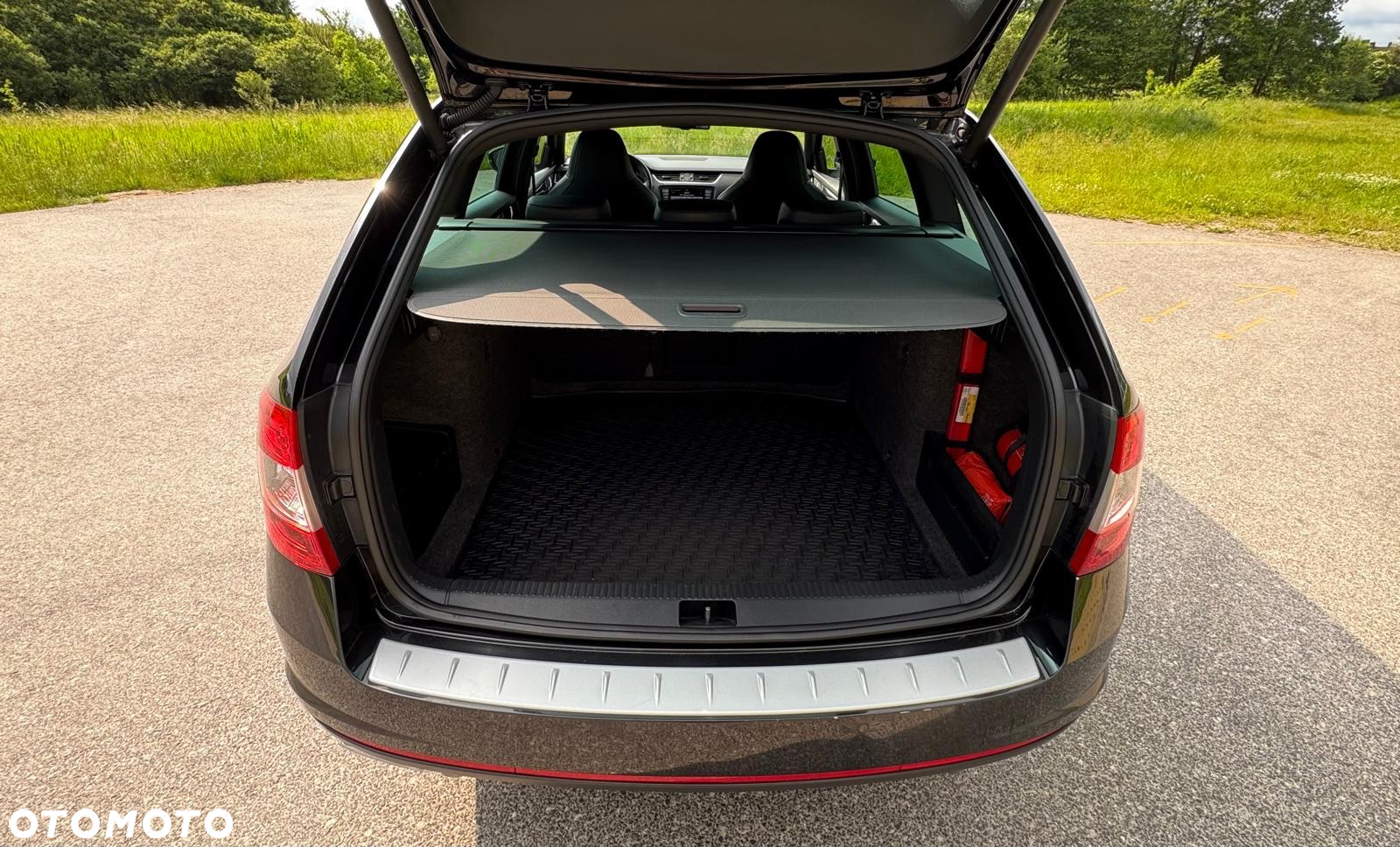 Skoda Octavia 2.0 TDI RS DSG - 21