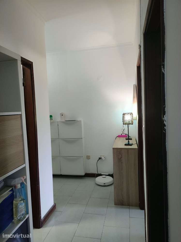 Apartamento T2 em Alhandra com lugar de garagem e arrecadação - Grande imagem: 4/32