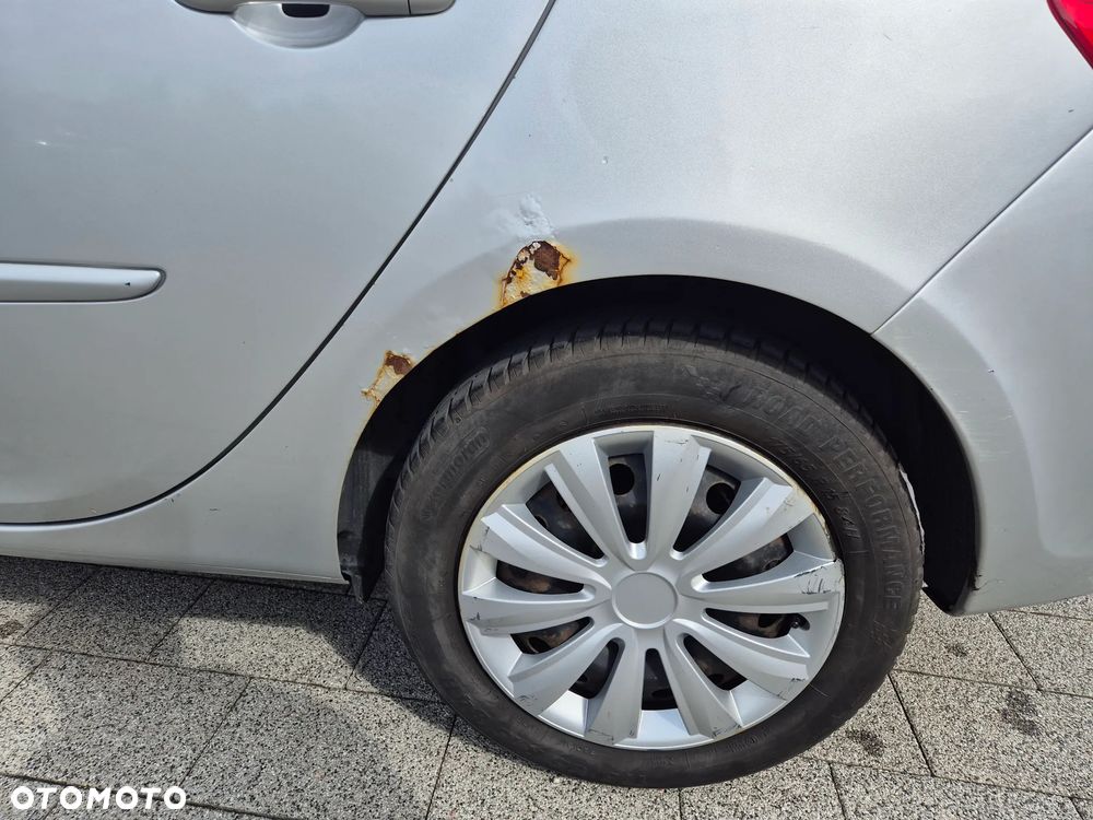 Renault Clio 1.2 16V Dwudziestka Euro5 - 14