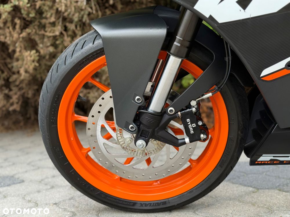 KTM RC 125 - 26