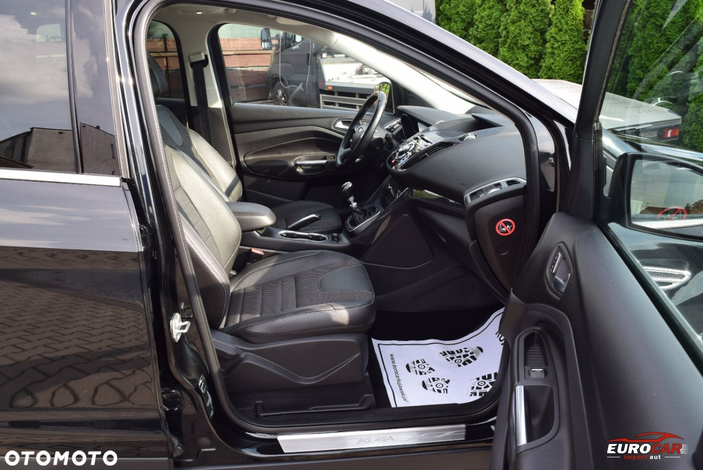 Ford Kuga 2.0 TDCi 2x4 Titanium - 16