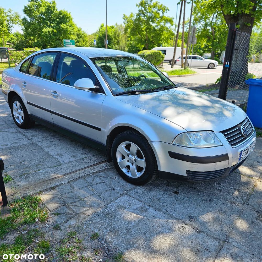 Volkswagen Passat - 4