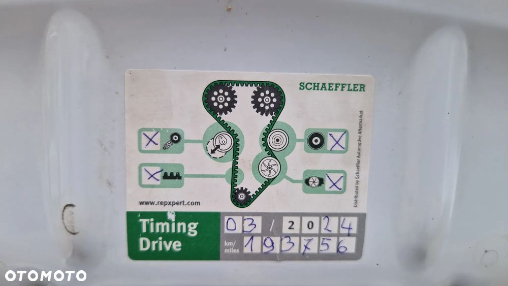 Ford Kuga 2.0 TDCi 2x4 Titanium - 30