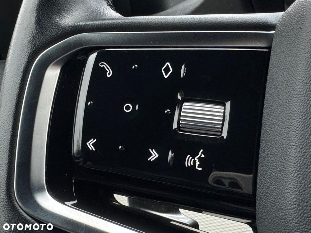 Land Rover Discovery Sport 2.0 D200 mHEV R-Dynamic SE - 13