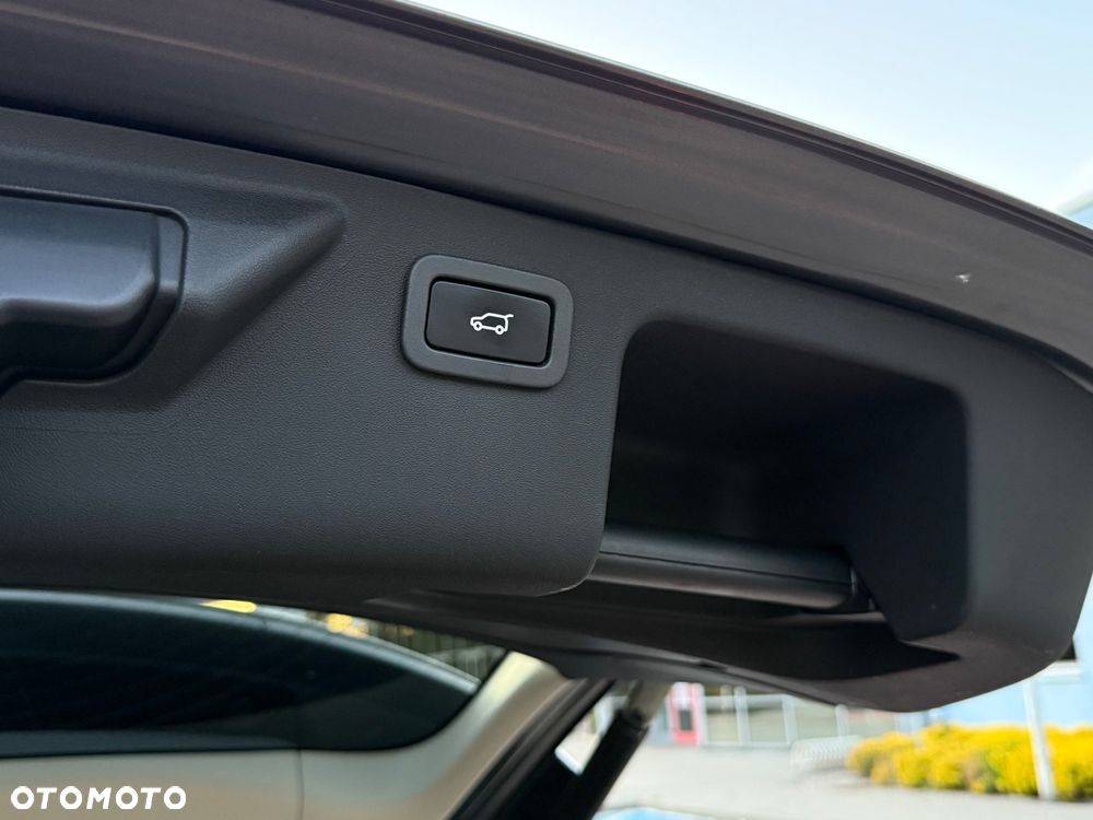 Land Rover Discovery Sport TD4 HSE - 12