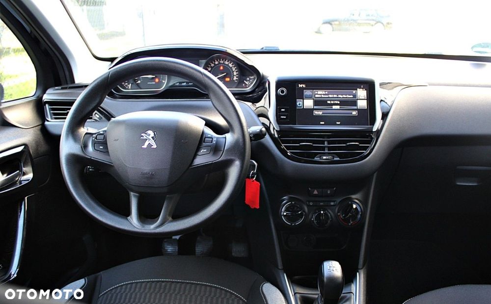 Peugeot 208 - 17