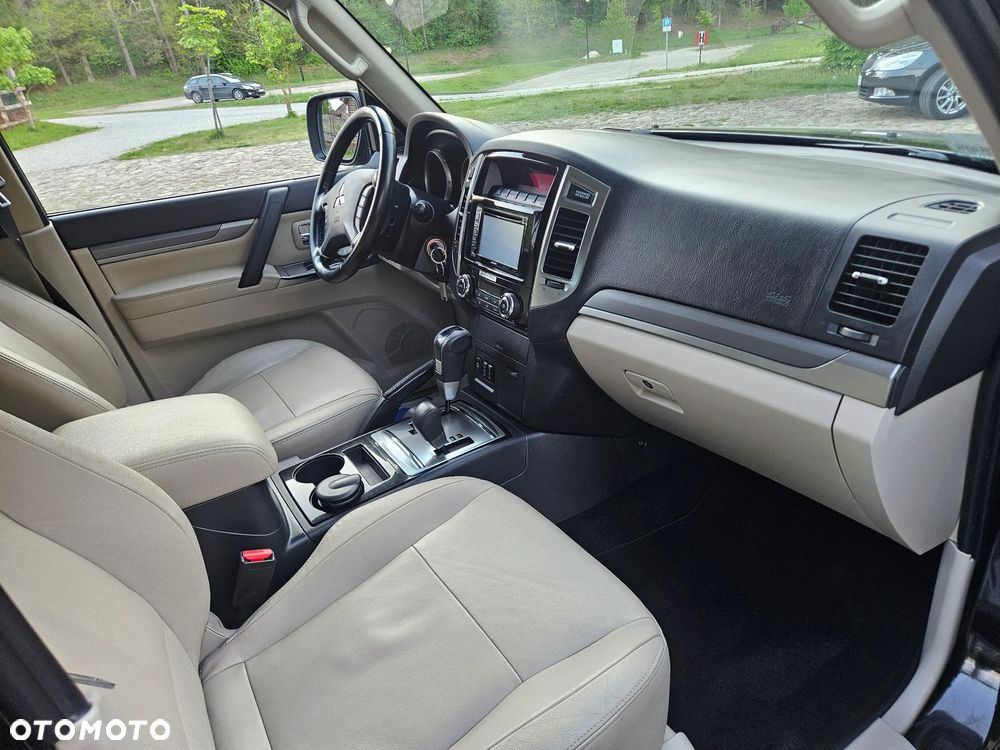 Mitsubishi Pajero 3.2 DID Limited Edition - 38