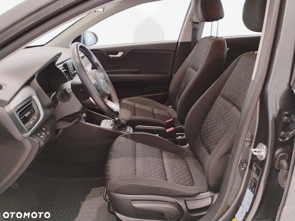 Kia Rio - 10