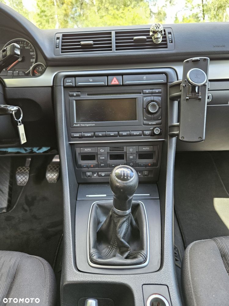 Audi A4 Avant - 8