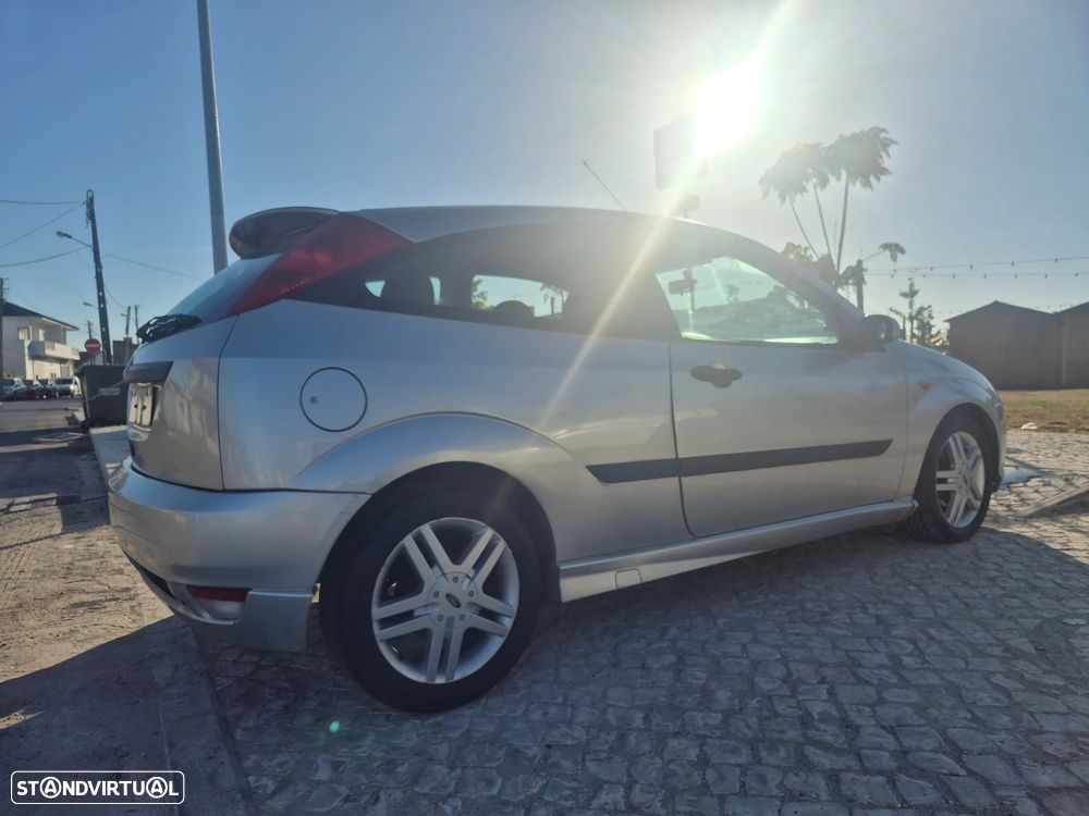 Ford Focus 1.8 TDdi Trend - 4