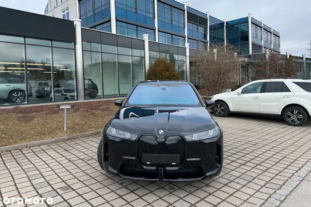 BMW iX xDrive45 100.6kWh - 8