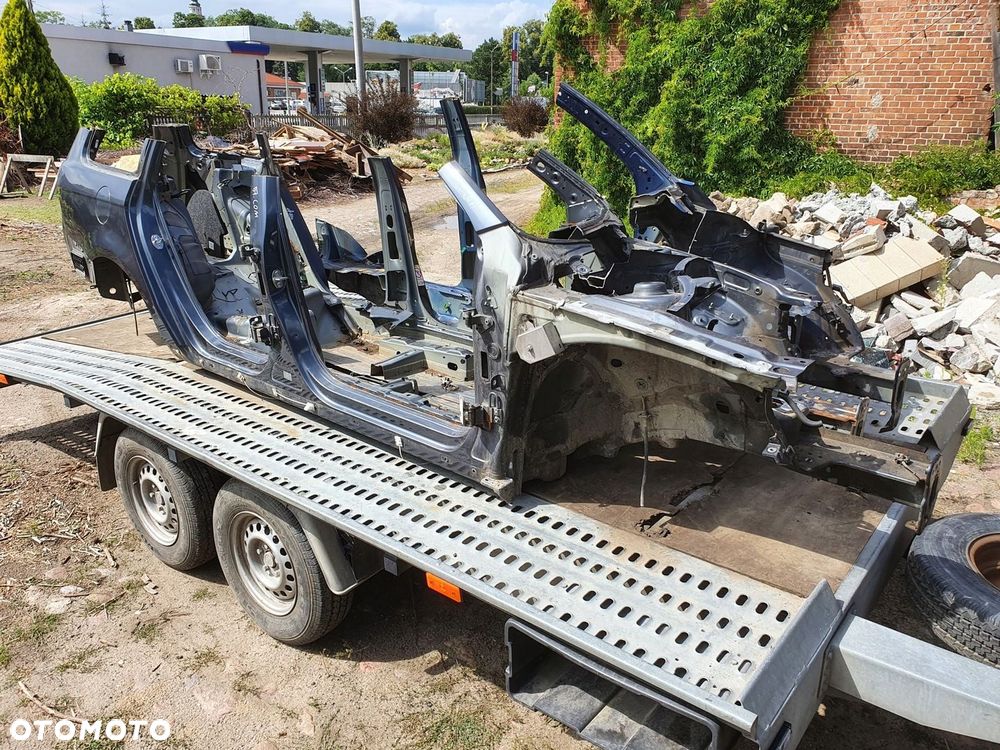 fartuch podłużnica prawa VW Passat B7 - 2