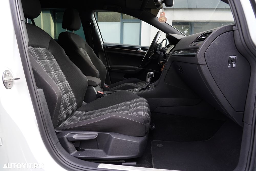 Volkswagen Golf GTD 2.0 TDI SCR DSG - 11