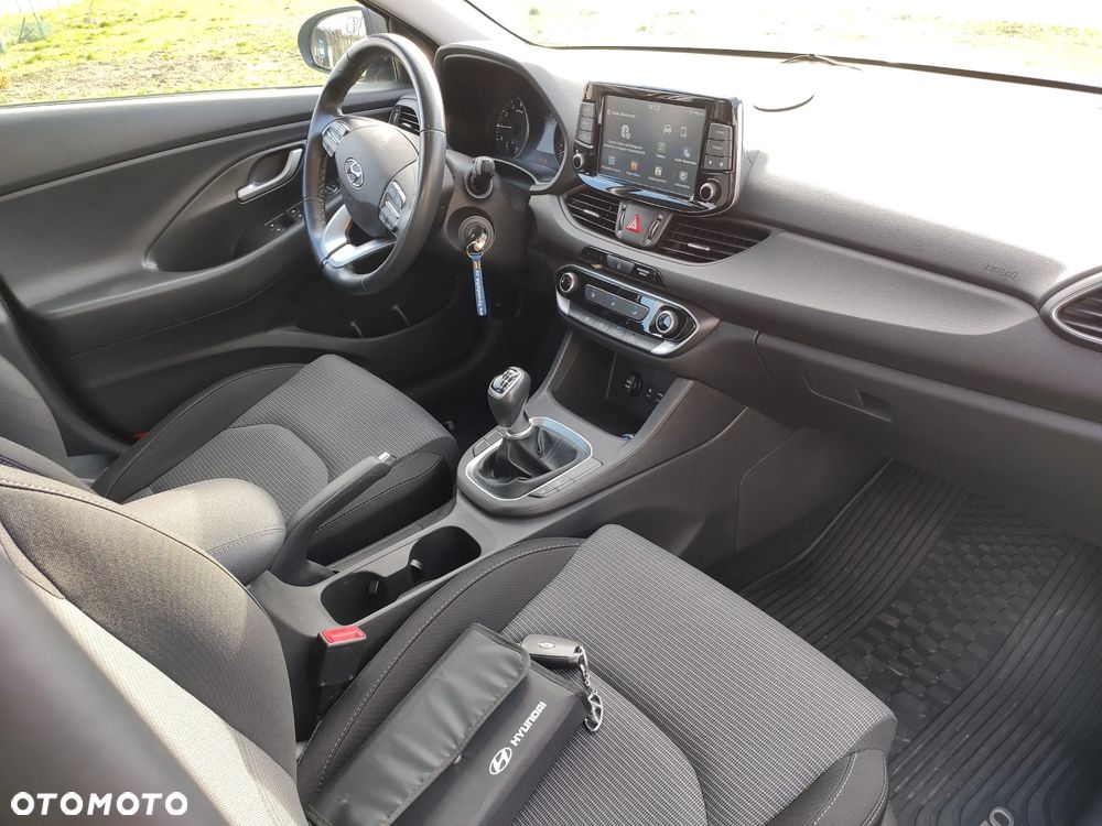 Hyundai i30 1.0 T-GDI Classic + - 8