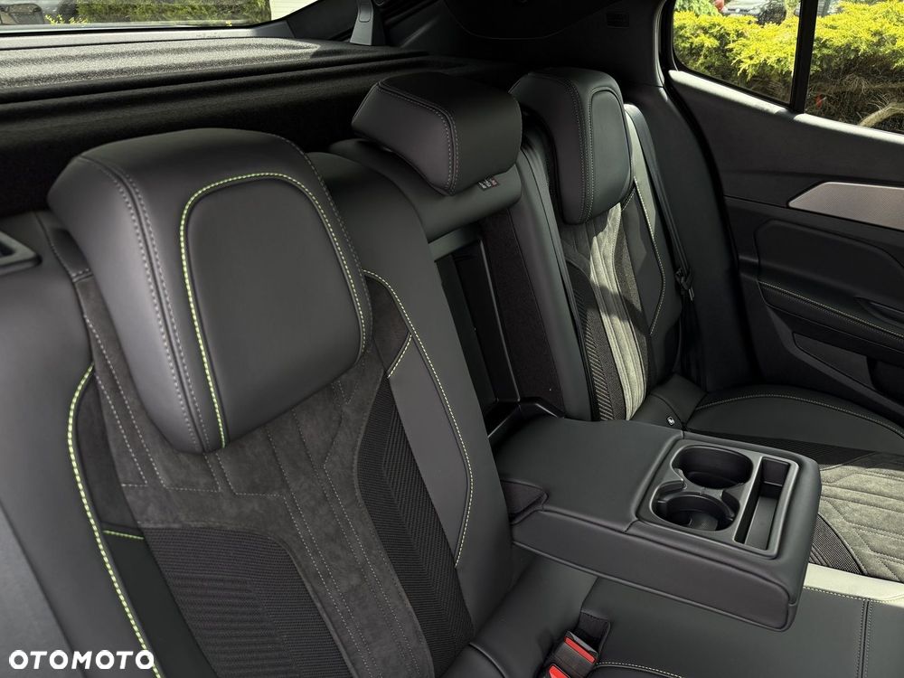 Peugeot 408 - 18