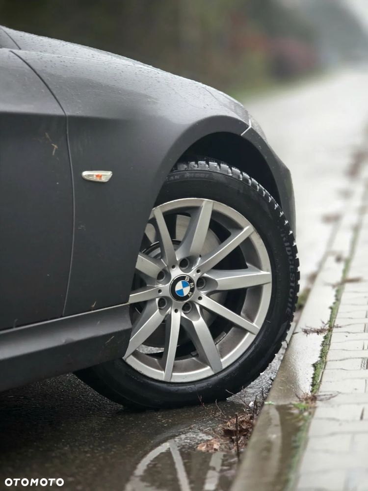 BMW Seria 3 330i xDrive Edition Sport - 38