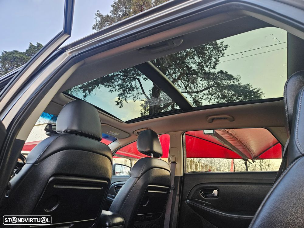 Kia Carens 1.7 CRDi ISG TX - 33