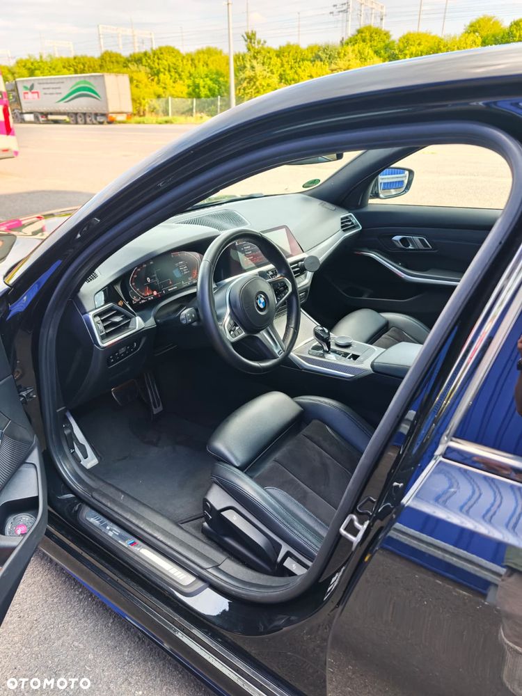 BMW Seria 3 320d M Sport - 12
