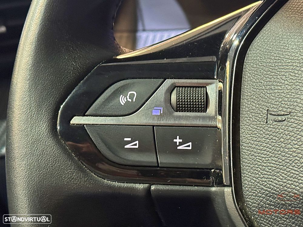 Peugeot 2008 1.2 PureTech Allure Pack - 23