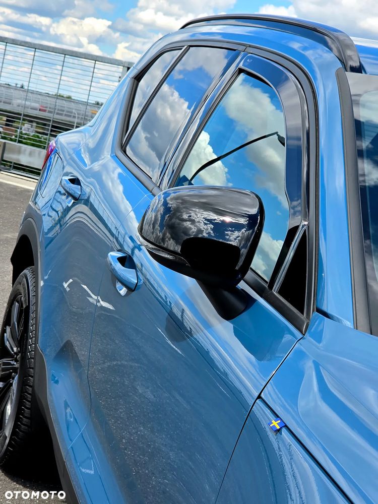 Volvo XC 40 B3 Ultra Dark - 4