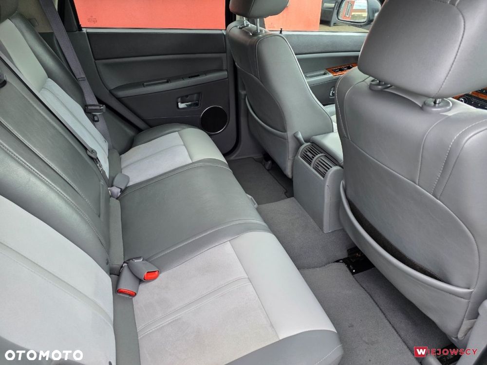 Jeep Grand Cherokee - 19
