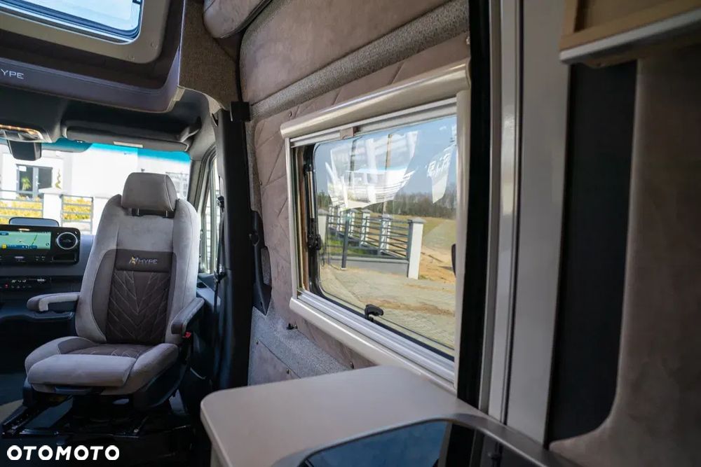 Mercedes-Benz Kamper Van Hype 700CVM - 32