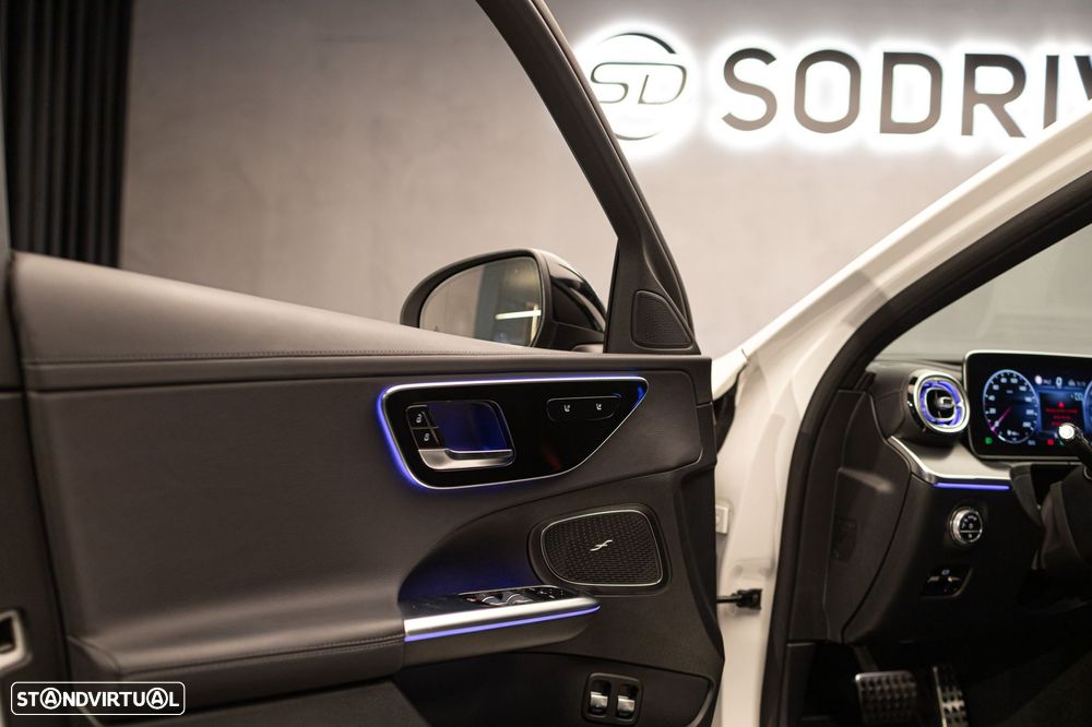 Mercedes-Benz C 300 e AMG Line - 24